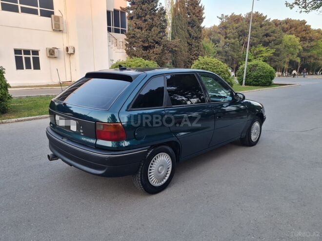 Opel Astra 1995, 324,000 km - 1.6 l - Sumqayıt