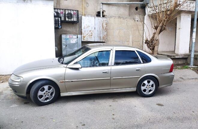 Opel Vectra 1999, 234,000 km - 2.0 l - Bakı