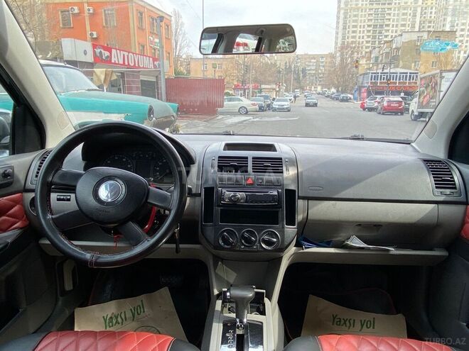 Volkswagen Polo 2004, 213,000 km - 1.4 l - Bakı