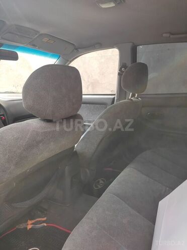 Hyundai Elantra 2002, 250,000 km - 2.0 l - Bakı