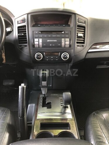 Mitsubishi Pajero 2010, 196,000 km - 3.5 l - Bakı