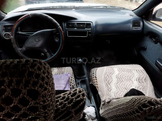 Toyota Corolla 1995, 300,000 km - 1.3 l - Bakı