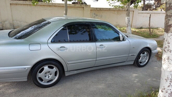 Mercedes E 220 1998, 330,000 km - 2.2 l - Bakı