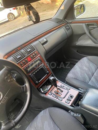 Mercedes E 280 2000, 305,000 km - 2.8 l - Tovuz