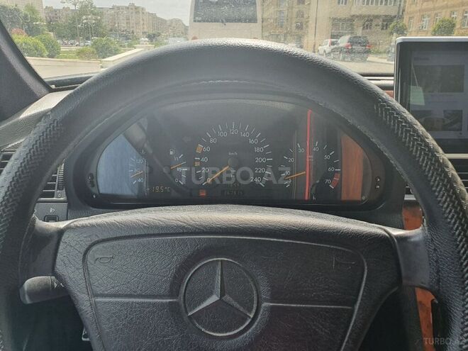 Mercedes C 220 1995, 368,000 km - 2.2 l - Bakı