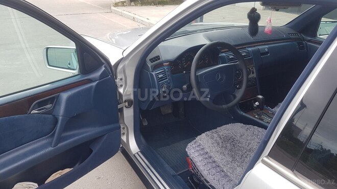 Mercedes E 230 1996, 296,000 km - 2.3 l - Bakı