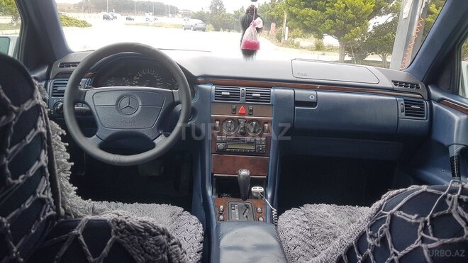 Mercedes E 230 1996, 296,000 km - 2.3 l - Bakı