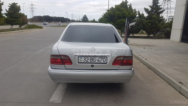 Mercedes E 230 1996, 296,000 km - 2.3 l - Bakı