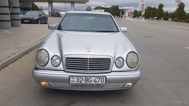 Mercedes E 230 1996, 296,000 km - 2.3 l - Bakı