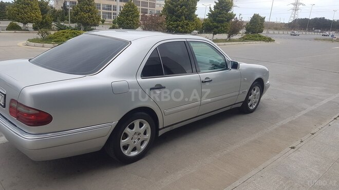 Mercedes E 230 1996, 296,000 km - 2.3 l - Bakı