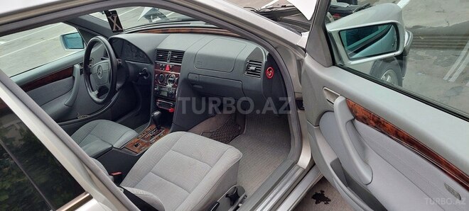 Mercedes C 220 1998, 335,000 km - 2.2 l - Bakı