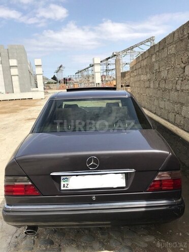 Mercedes E 220 1993, 218,000 km - 2.2 л - Bakı