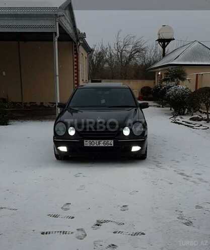 Mercedes E 240 2001, 310,585 km - 2.4 l - İmişli
