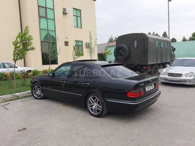 Mercedes E 240 2001, 310,585 km - 2.4 l - İmişli