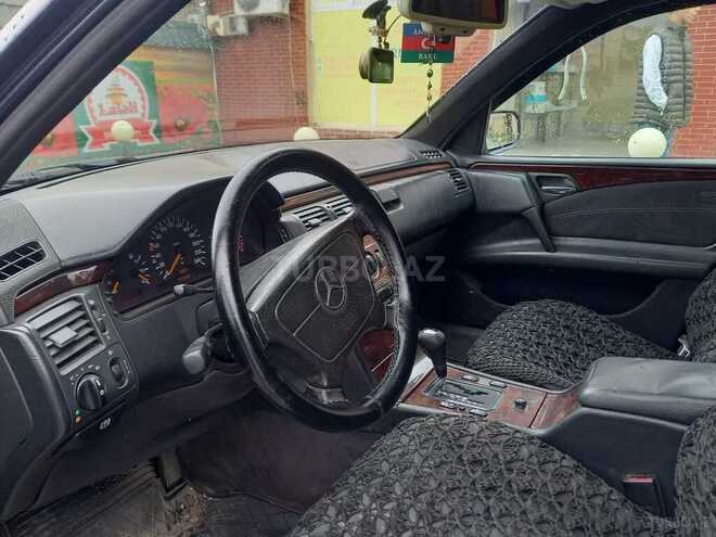 Mercedes E 230 1997, 217,000 km - 2.3 л - Quba