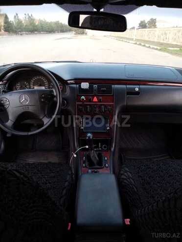 Mercedes E 200 1999, 294,000 km - 2.0 l - Bakı
