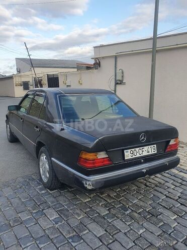 Mercedes E 200 1992, 100,000 km - 2.0 l - Bakı