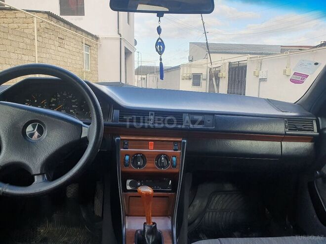 Mercedes E 200 1992, 100,000 km - 2.0 l - Bakı