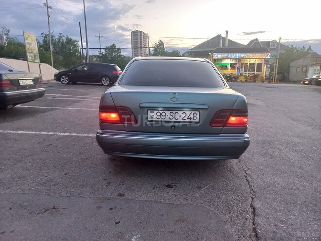 Mercedes E 220 2001, 537,867 km - 2.2 l - Bakı