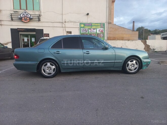 Mercedes E 220 2001, 537,867 km - 2.2 l - Bakı