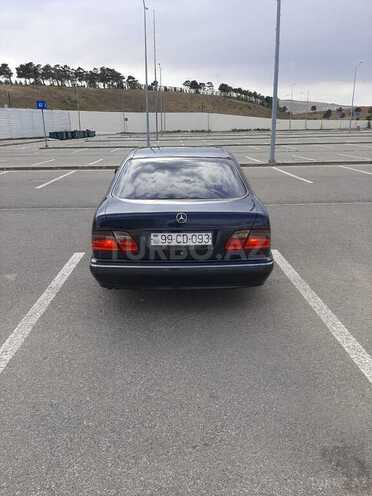 Mercedes E 220 2000, 341,000 km - 2.2 l - Bakı