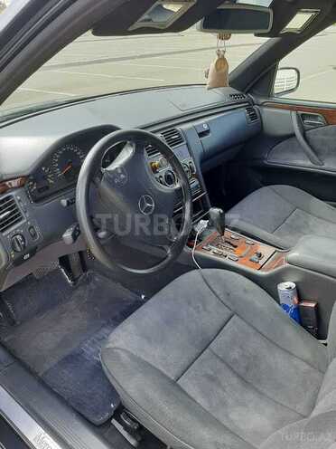 Mercedes E 220 2000, 341,000 km - 2.2 l - Bakı