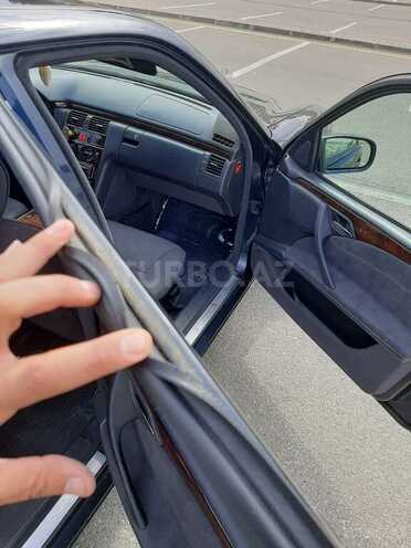 Mercedes E 220 2000, 341,000 km - 2.2 l - Bakı