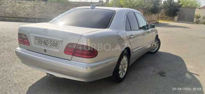 Mercedes E 220 2000, 390,000 km - 2.2 л - Bakı