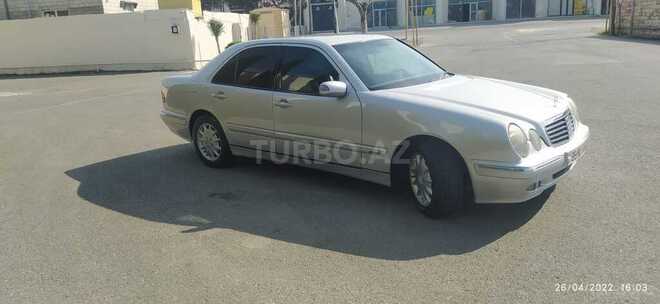 Mercedes E 220 2000, 390,000 km - 2.2 л - Bakı