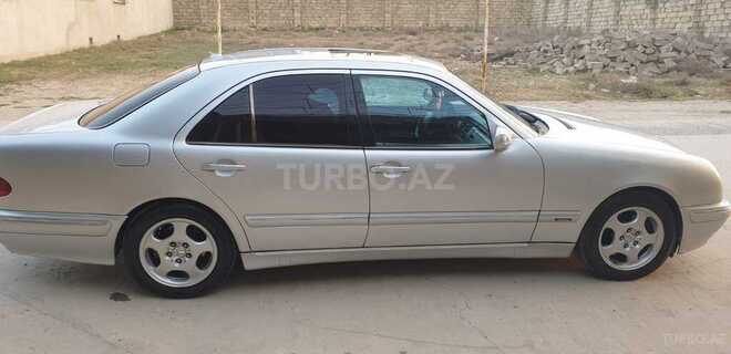 Mercedes E 270 2001, 351,000 km - 2.7 l - Bakı