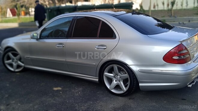 Mercedes E 270 2002, 301,000 km - 2.7 l - Bakı