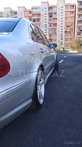 Mercedes E 270 2002, 301,000 km - 2.7 l - Bakı
