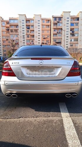 Mercedes E 270 2002, 301,000 km - 2.7 l - Bakı