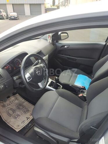 Opel Astra 2010, 208,000 km - 1.4 l - Bakı