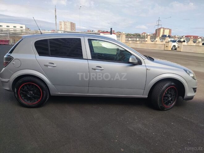 Opel Astra 2010, 208,000 km - 1.4 l - Bakı