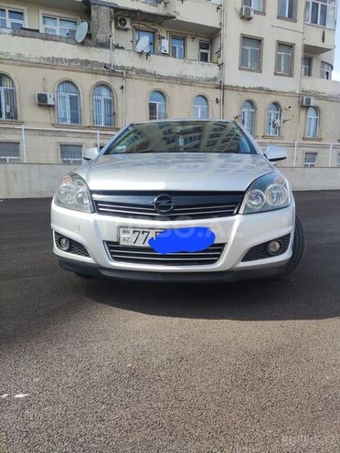 Opel Astra 2010, 208,000 km - 1.4 l - Bakı