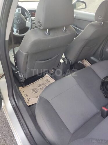 Opel Astra 2010, 208,000 km - 1.4 l - Bakı