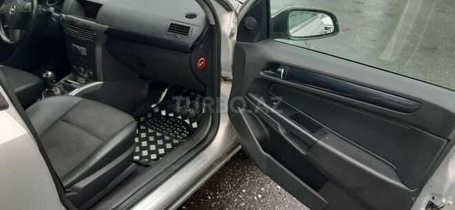 Opel Astra 2005, 203,000 km - 1.3 l - Bakı
