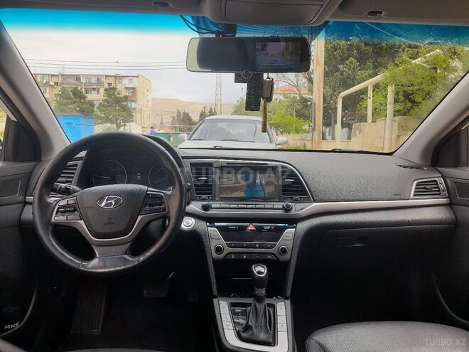 Hyundai Elantra 2016, 150,000 km - 1.6 l - Bakı