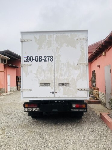 Mercedes 709 D 1992, 195,000 km - 4.0 l - Sumqayıt