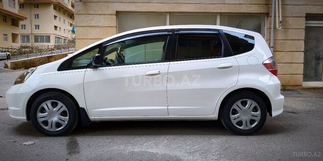 Honda Fit 2010, 143,500 km - 1.5 л - Bakı