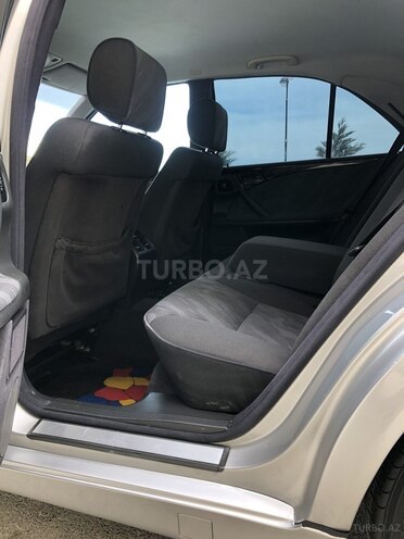 Mercedes E 220 1999, 310,000 km - 2.2 л - Xırdalan