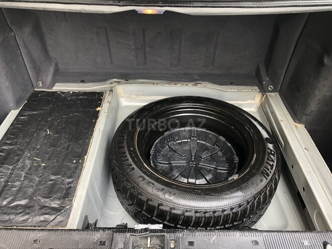 Mercedes E 220 1999, 310,000 km - 2.2 л - Xırdalan