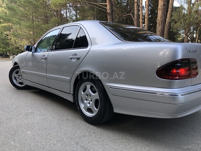 Mercedes E 220 1999, 310,000 km - 2.2 л - Xırdalan