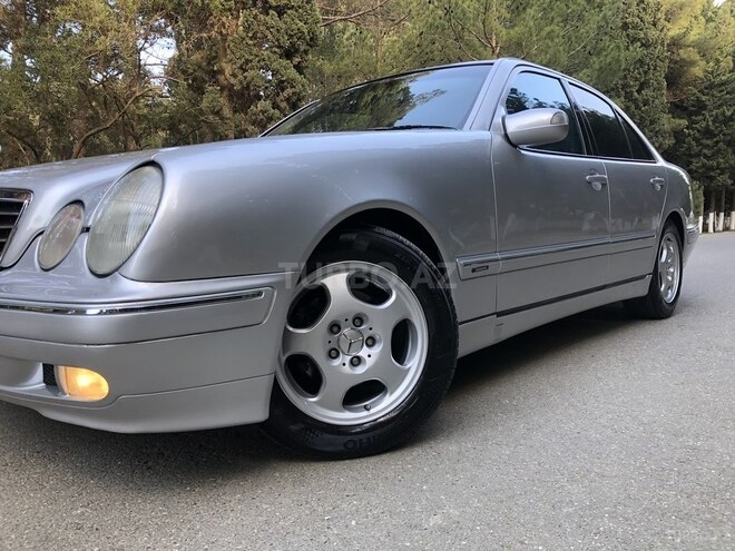 Mercedes E 220 1999, 310,000 km - 2.2 л - Xırdalan
