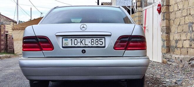 Mercedes E 200 1996, 210,000 km - 2.0 l - Samux