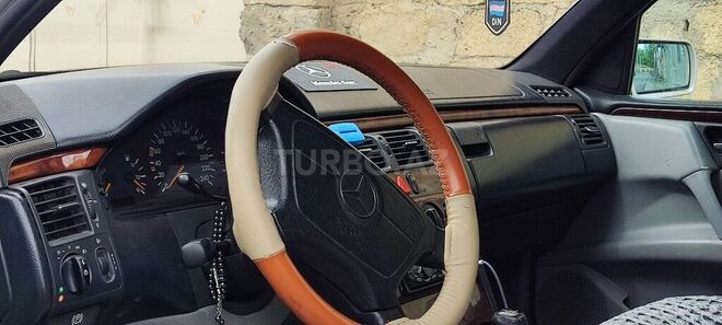 Mercedes E 200 1996, 210,000 km - 2.0 l - Samux