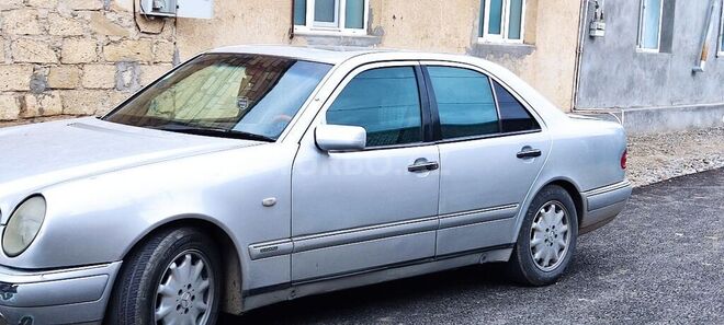 Mercedes E 200 1996, 210,000 km - 2.0 l - Samux