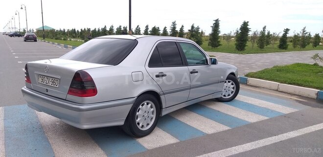 Mercedes C 220 2000, 379,655 km - 2.2 l - Sumqayıt