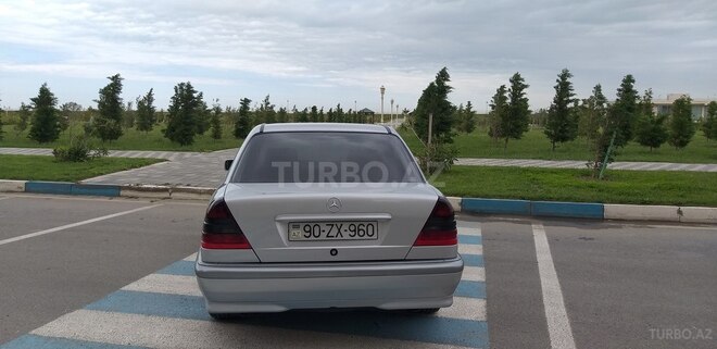 Mercedes C 220 2000, 379,655 km - 2.2 l - Sumqayıt